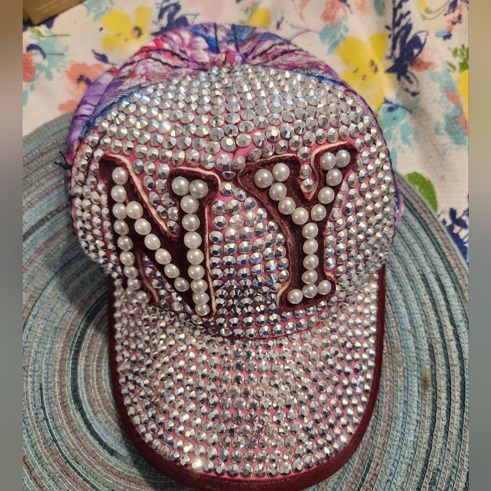 NY Pearl Embellished Cap - Silver and Red